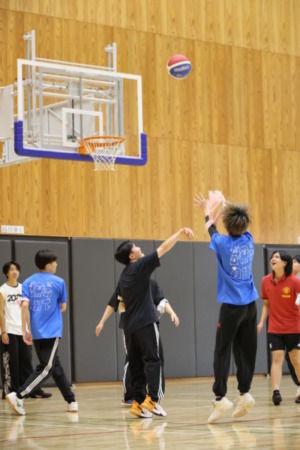 3on3で白熱する学生たち