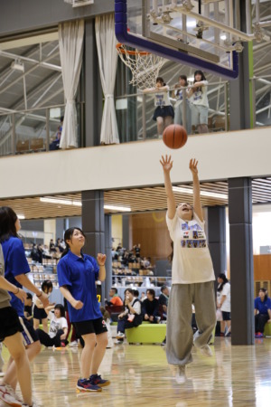 3on3を楽しむ女子学生たち